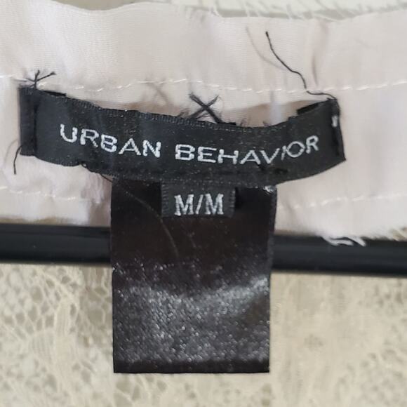 URBAN behavior lace back tank top‎ Medium - Picture 4 of 5